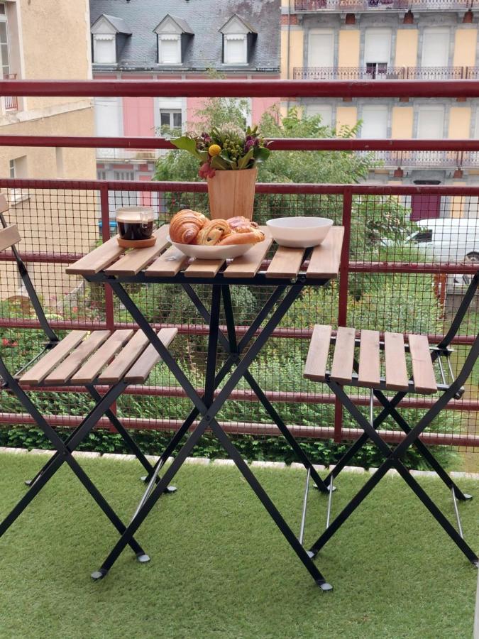 Appartement Mezzanine 6 Personnes Avec Balcon Vue Sur La Montagne Cauterets Kültér fotó